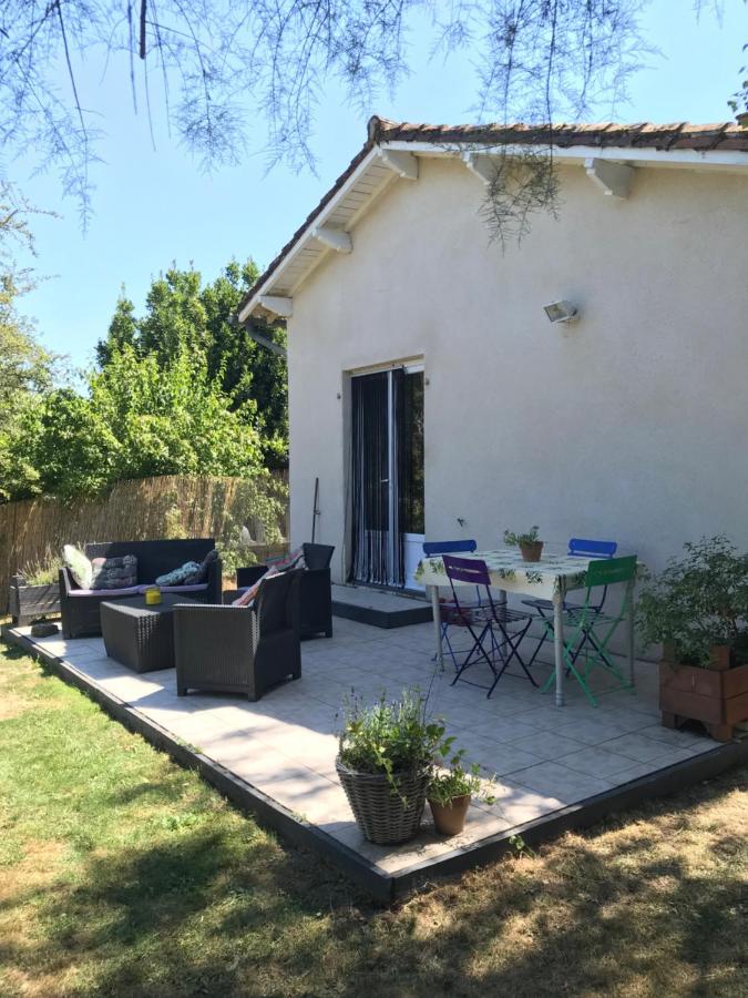 Le Gite Du Petit Renard: A Tranquil Gite With Pool Oradour-Saint-Genest Exteriör bild
